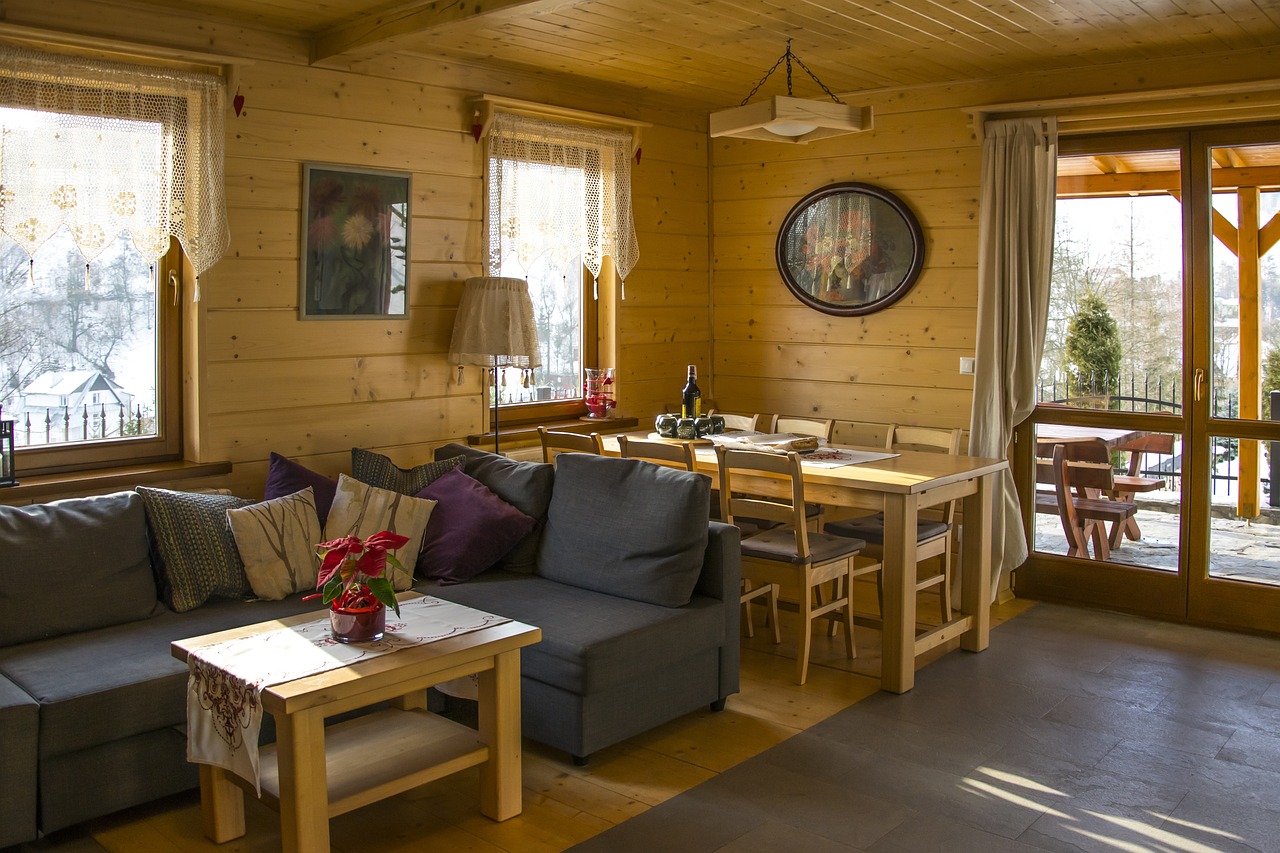 Интерьер гостиной в деревянном доме: советы, тренды и 55 фото для вдохновения